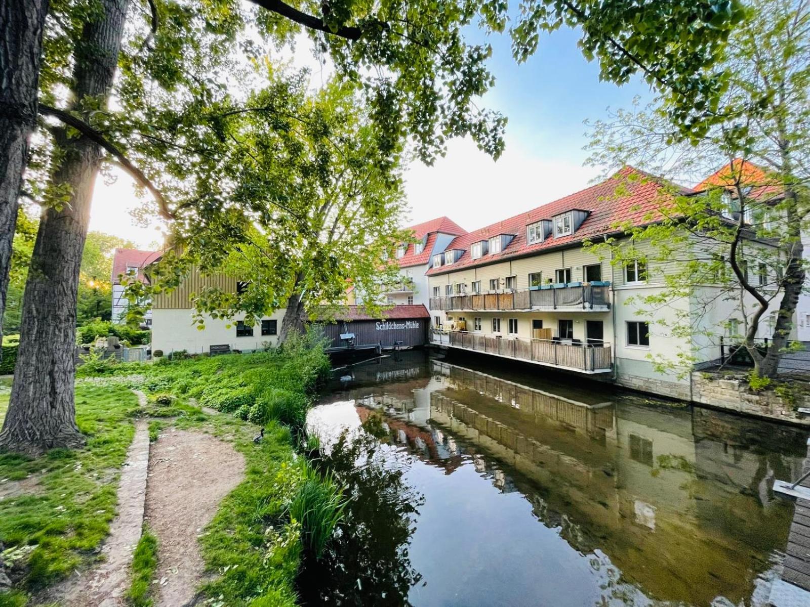 Ferienwohnung Schildblick Modernes Apartment Direkt In Der Altstadt Von Erfurt Nahe Der Kraemerbruecke - Beste Innenstadtlage Εξωτερικό φωτογραφία