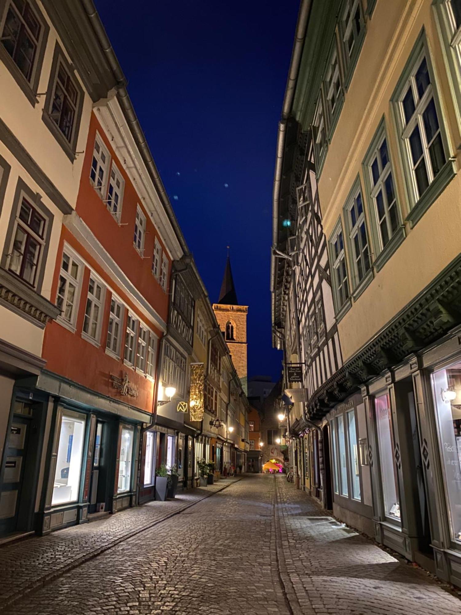 Ferienwohnung Schildblick Modernes Apartment Direkt In Der Altstadt Von Erfurt Nahe Der Kraemerbruecke - Beste Innenstadtlage Εξωτερικό φωτογραφία