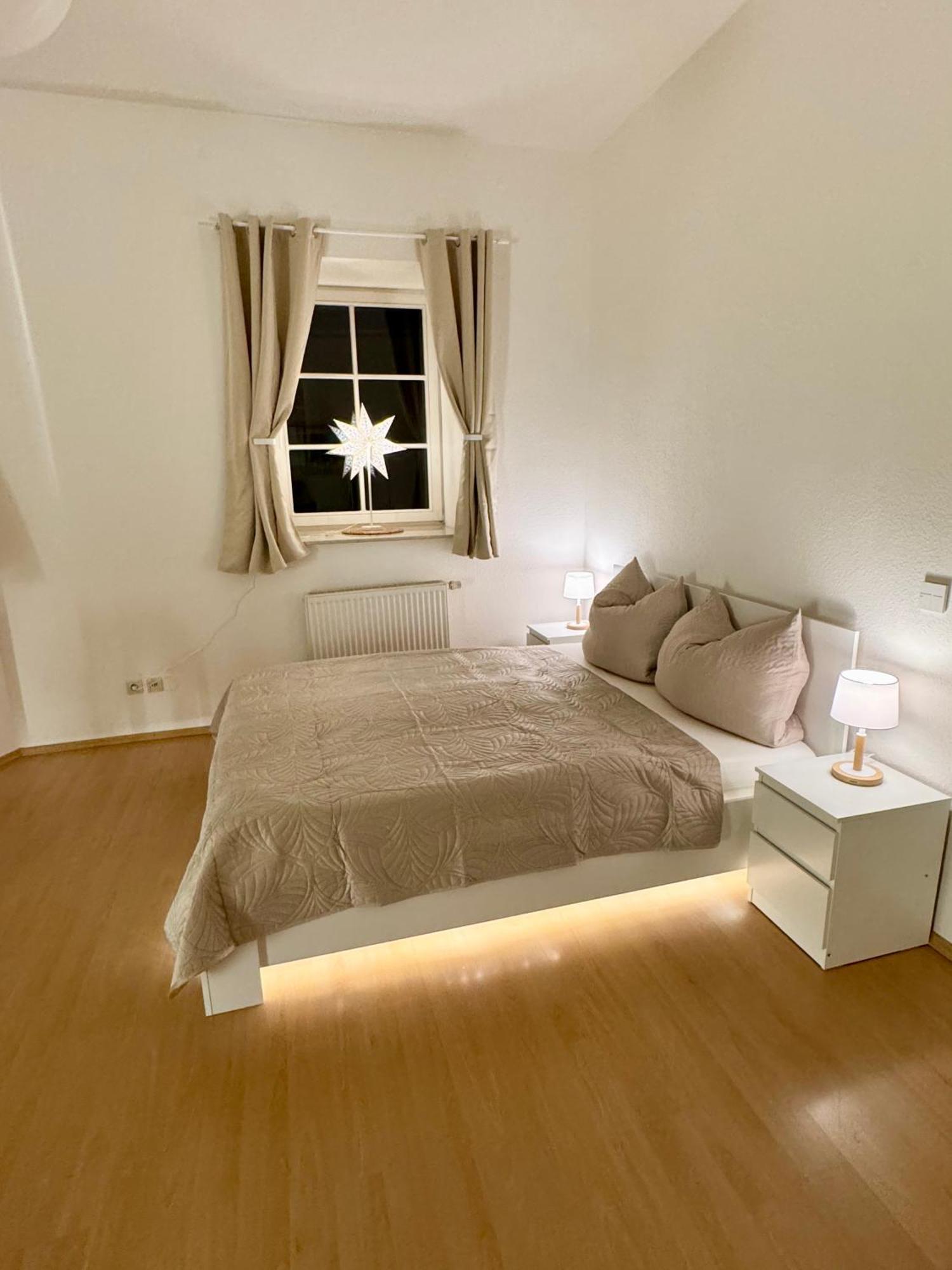 Ferienwohnung Schildblick Modernes Apartment Direkt In Der Altstadt Von Erfurt Nahe Der Kraemerbruecke - Beste Innenstadtlage Εξωτερικό φωτογραφία