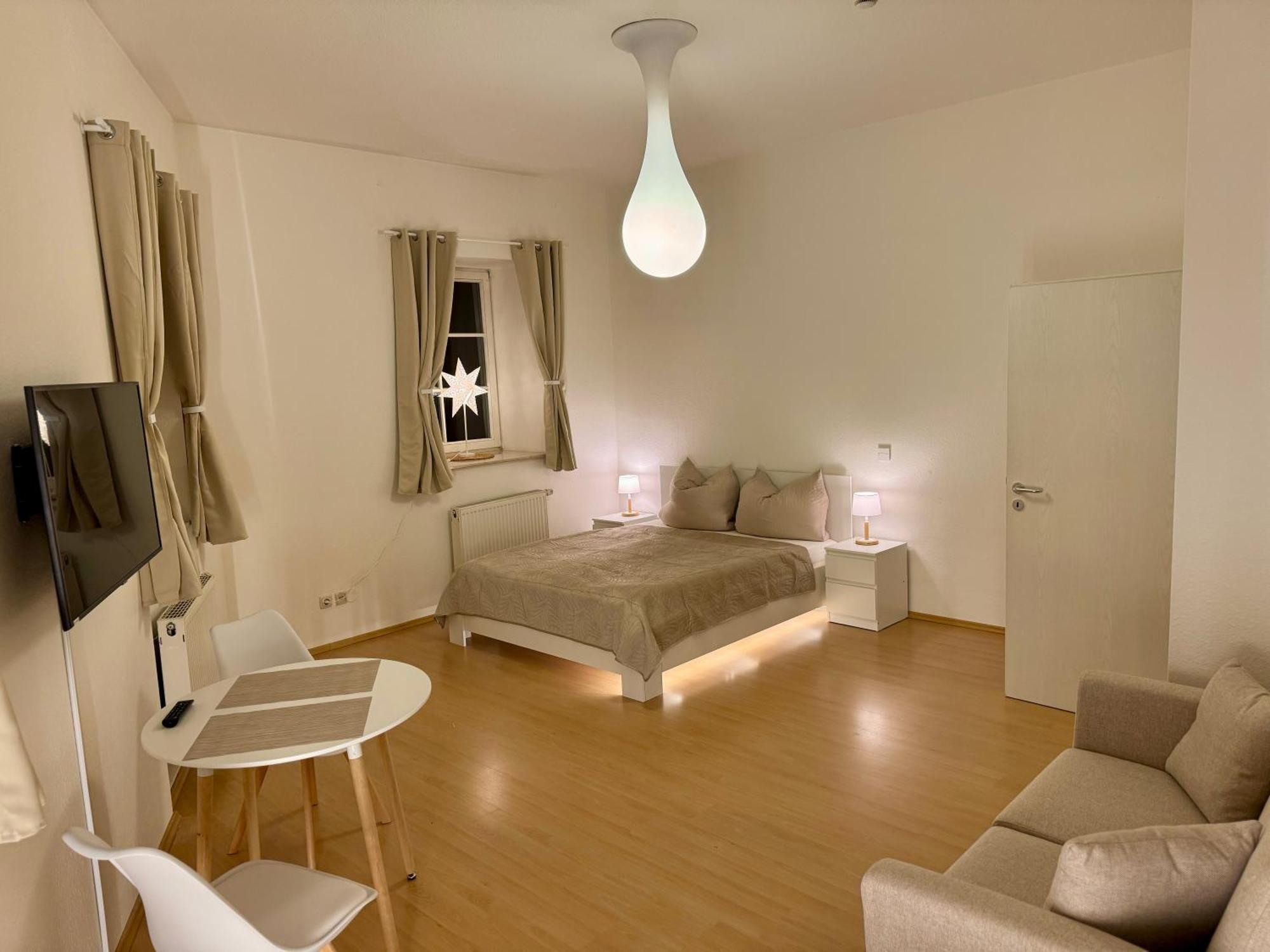 Ferienwohnung Schildblick Modernes Apartment Direkt In Der Altstadt Von Erfurt Nahe Der Kraemerbruecke - Beste Innenstadtlage Εξωτερικό φωτογραφία